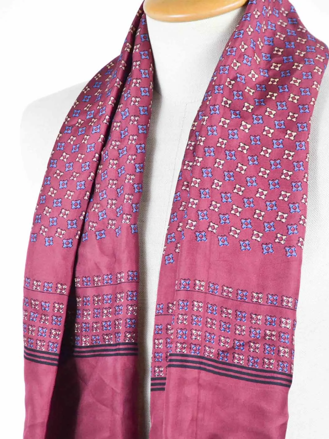 1970s men burgundy silk-blend scarf with graphic pattern