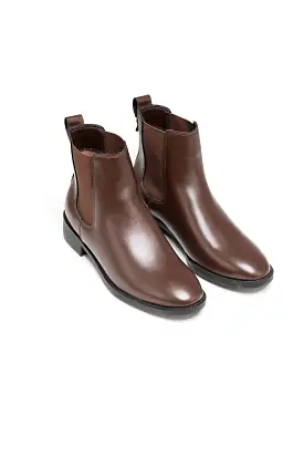 CLASSIC BROWN LOW ANKLE BOOTS