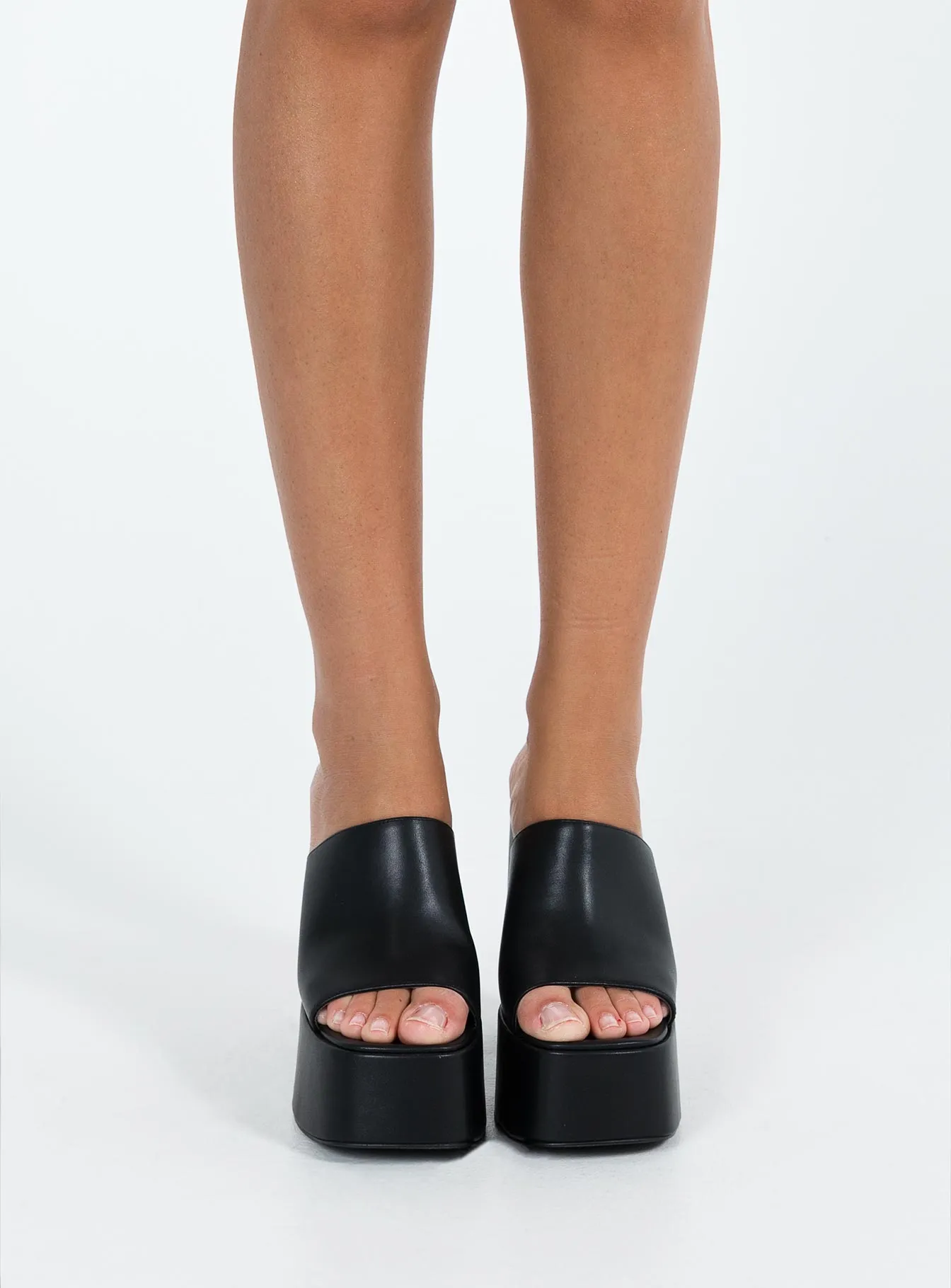 Vidalli Platform Heels Black