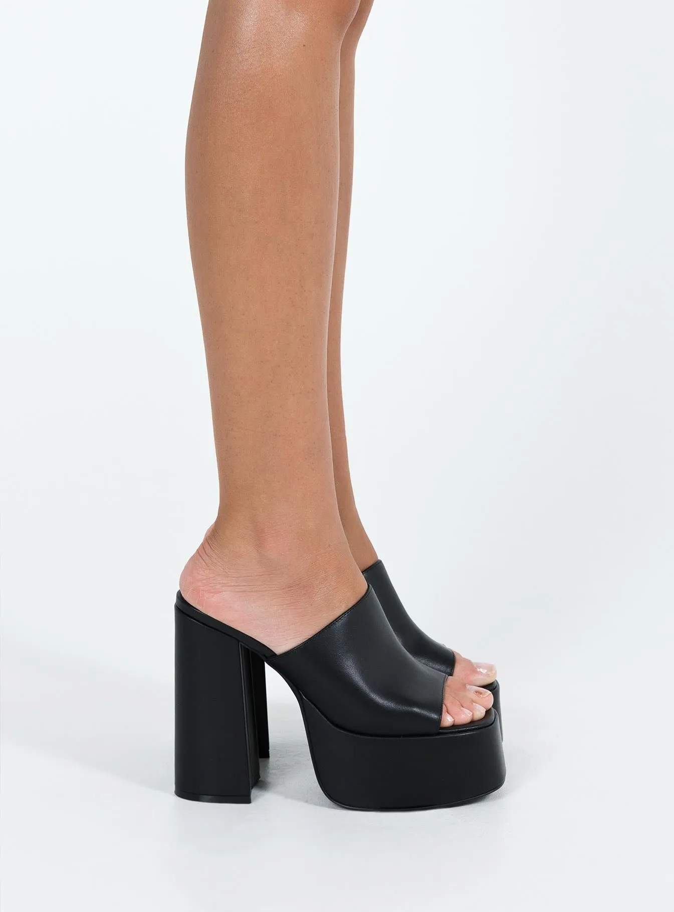 Vidalli Platform Heels Black