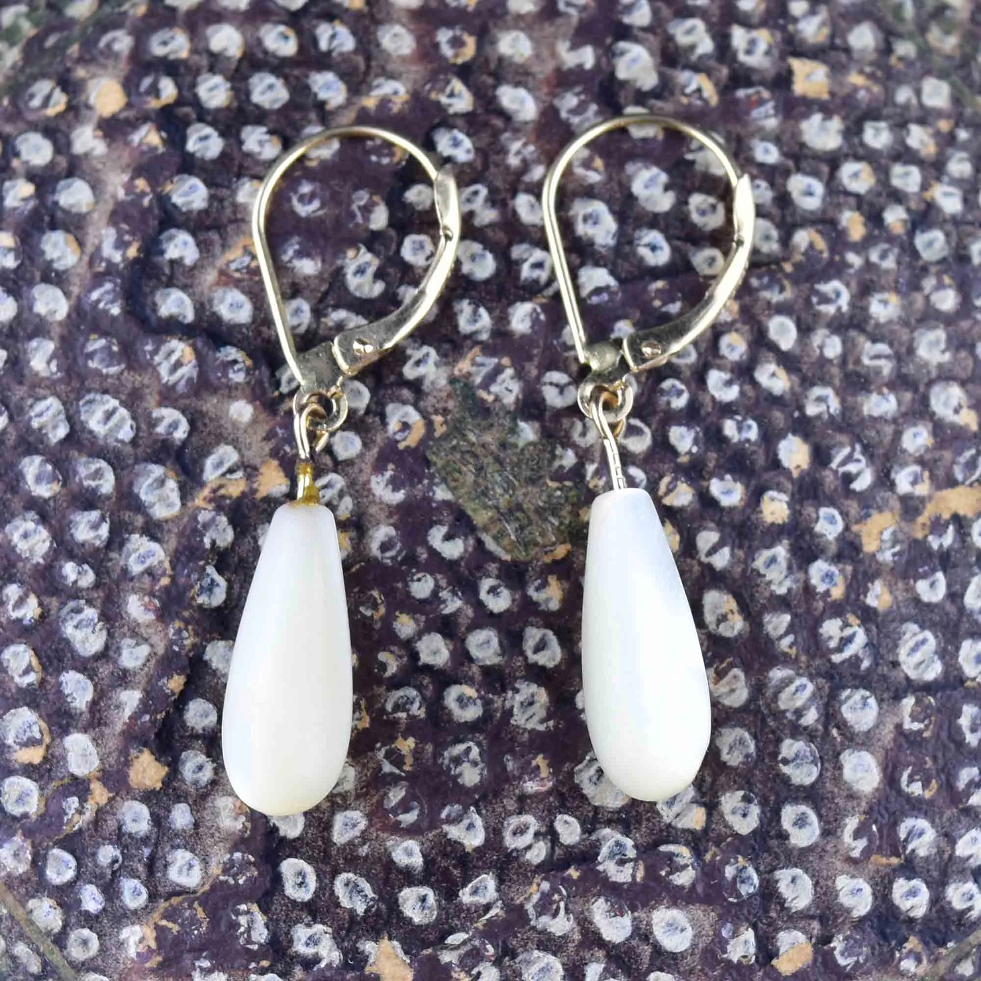 Vintage 14K Gold Mother of Pearl Drop Earrings